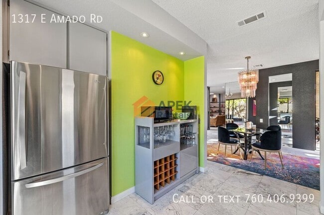 Building Photo - 1317 E Amado Rd