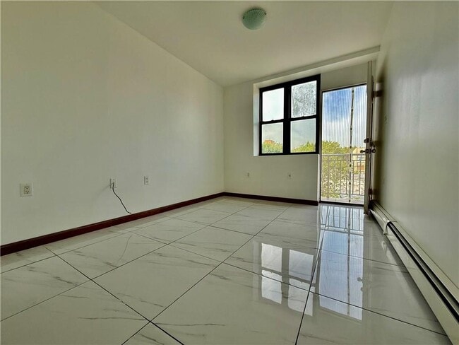 Building Photo - 837 55th St