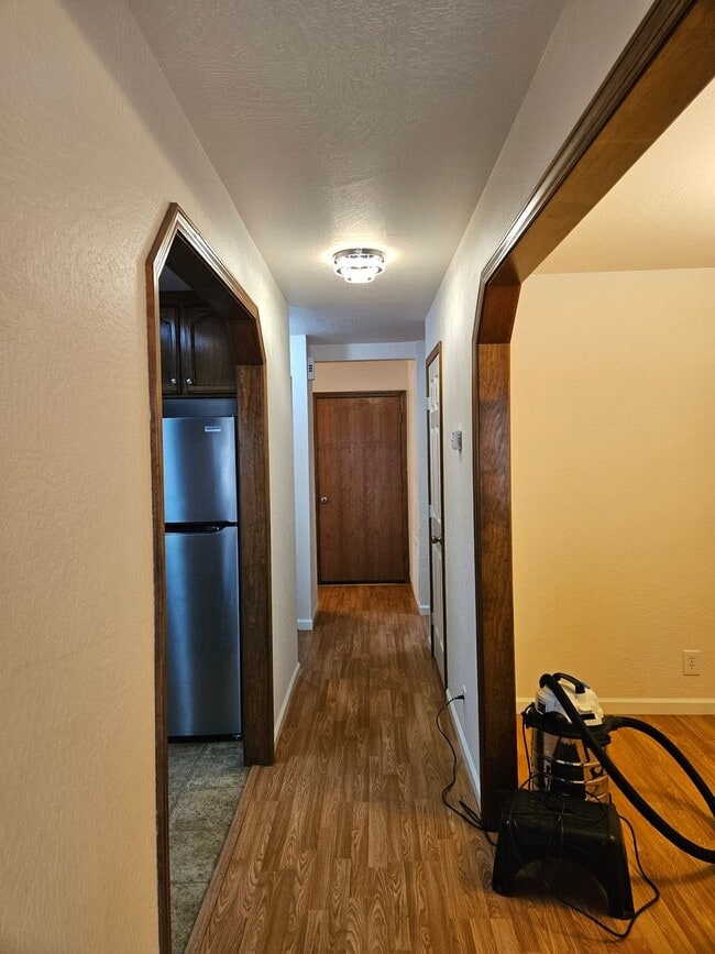 Building Photo - Turnkey Townhome