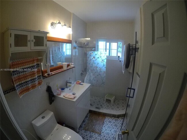 Building Photo - 1698 Northeast 182nd Street Apt #1698, Nor...