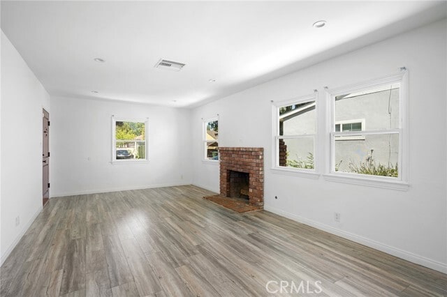 Building Photo - 6438 Densmore Ave