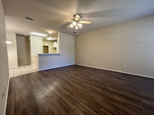 Building Photo - Beautiful Duplex in Northwest Lubbock