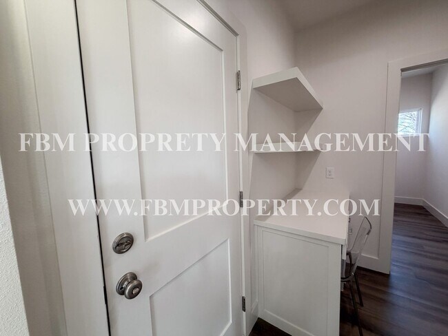 Building Photo - 903 Sunrise Ave