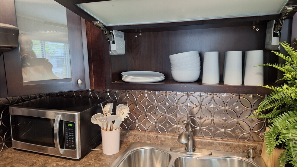 Plenty of Kitchen Space - 2718 Painter Ave
