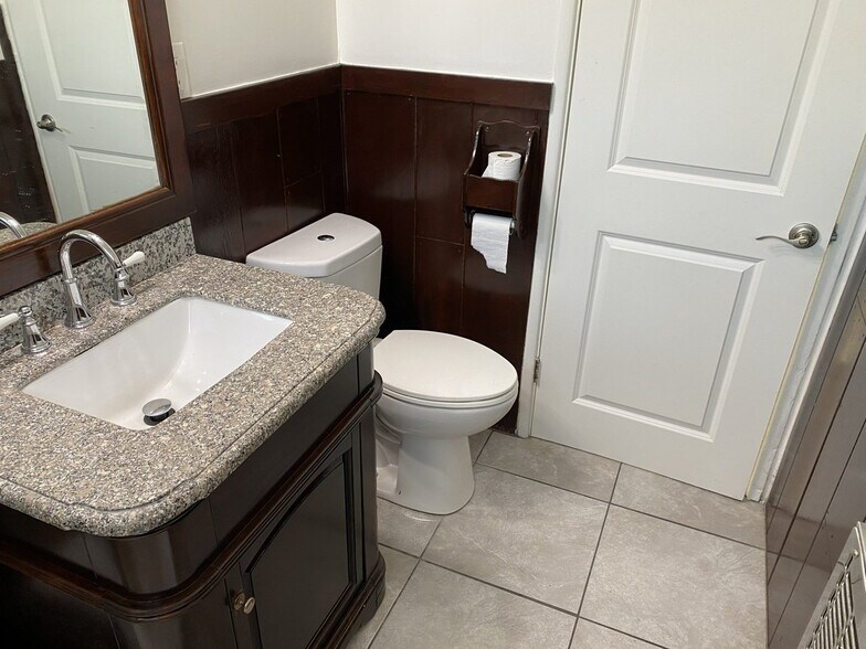 Building Photo - 7810 Wilkinson Ave