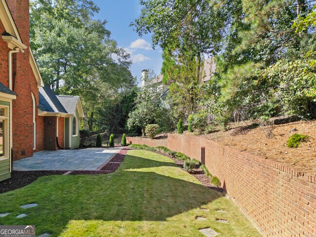 Building Photo - 235 Smokerise Trce