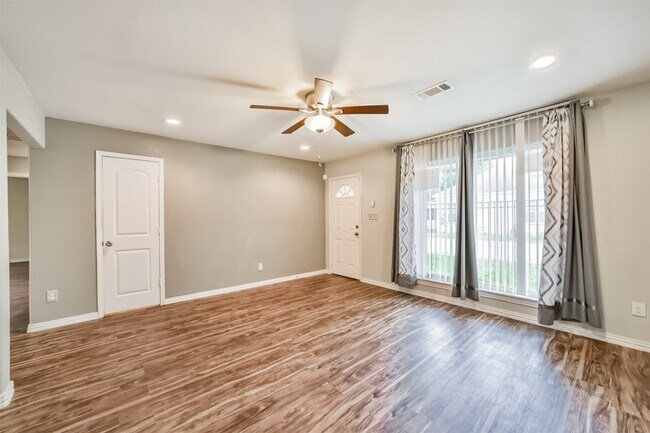 Building Photo - 3700 Stassen St
