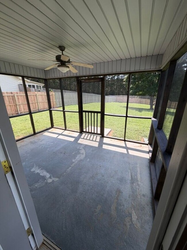 Building Photo - 2811 June Bug Way