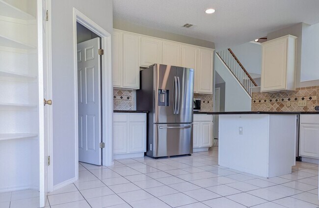 Building Photo - Stylish 4-Bed, 3.5-Bath Rental with Great ...