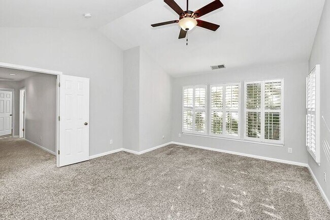 Building Photo - Wonderfully Updated 4BD/2.5BA Cul-de-Sac Home!