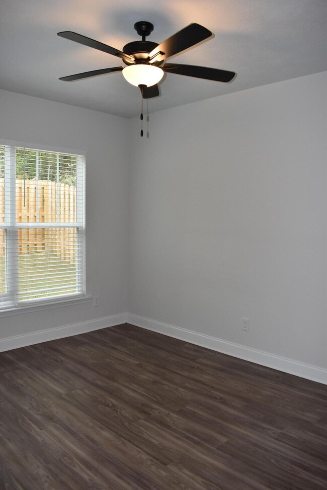 Building Photo - 4246 Beautiful Pond Pk