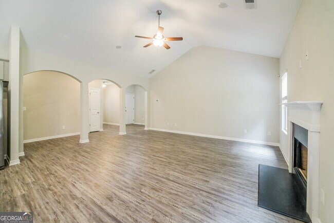 Building Photo - 309 Spruce Creek Ln