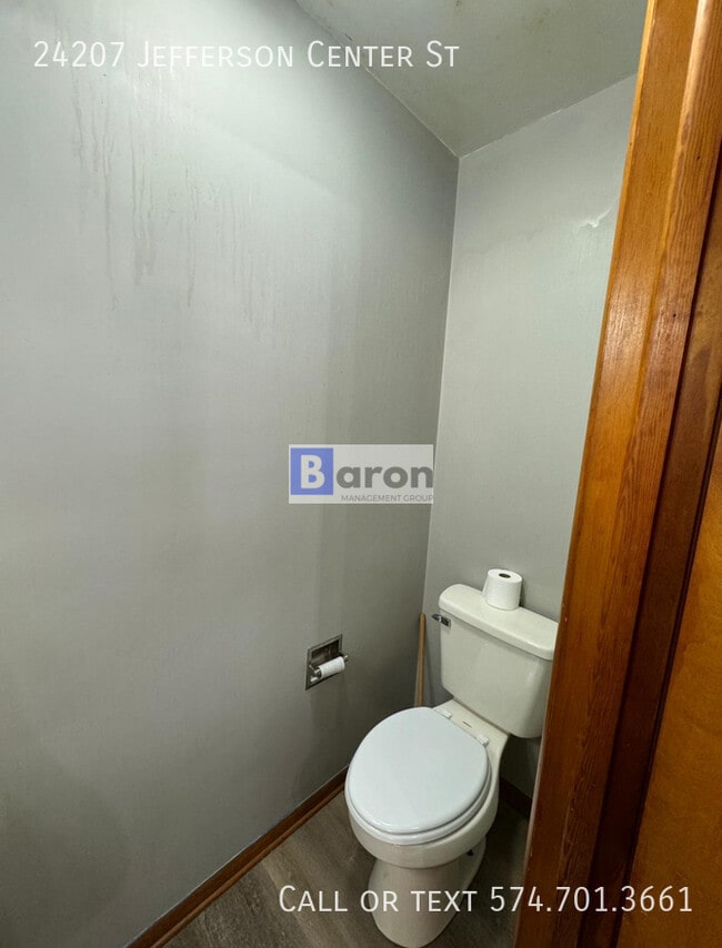 Building Photo - 24207 Jefferson Center St