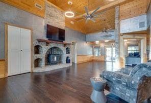 Building Photo - 266 Slaughter Ln