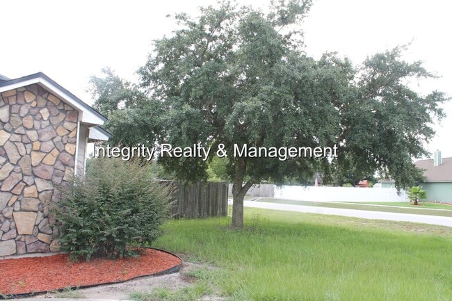 Building Photo - 3 bed/2.5 bath in Lake Asbury