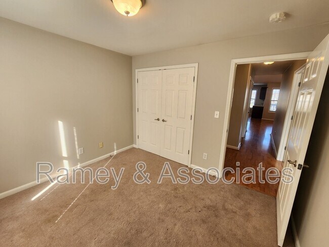 Building Photo - 3802 Falcon Crest Dr