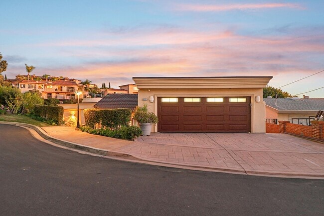 Building Photo - La Jolla Home with Ocean Views! Solar and AC