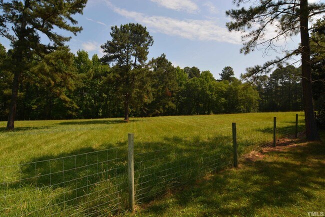 Building Photo - 643 Mt Pisgah Church Rd