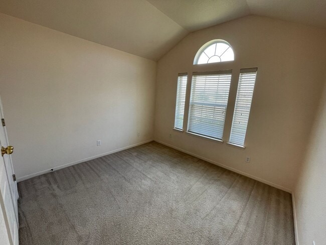 Building Photo - 3906 Fabianna Dr