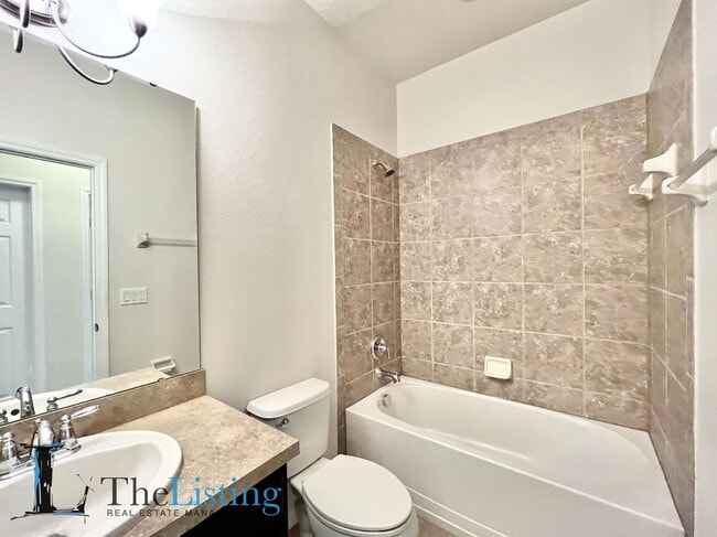 Building Photo - 7326 Azalea Cove Cir