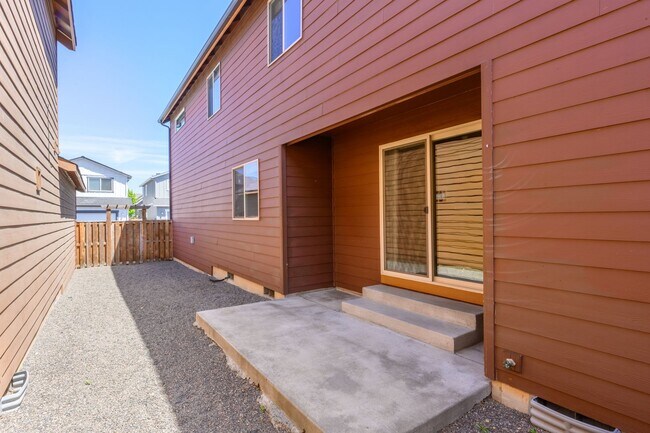 Building Photo - Wonderful 4 bedroom in SE Bend!