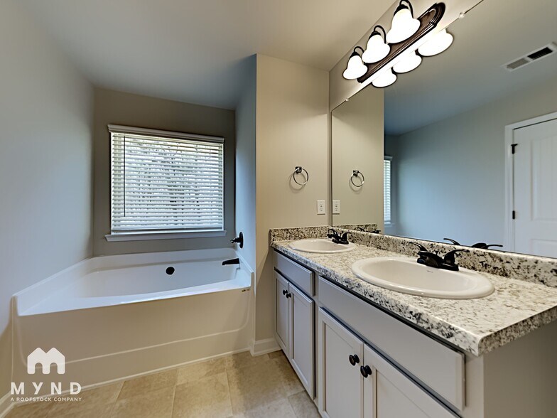 Building Photo - 6063 Oak Bend Ct