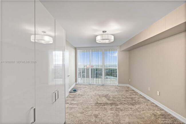 Building Photo - 1850 S Ocean Dr