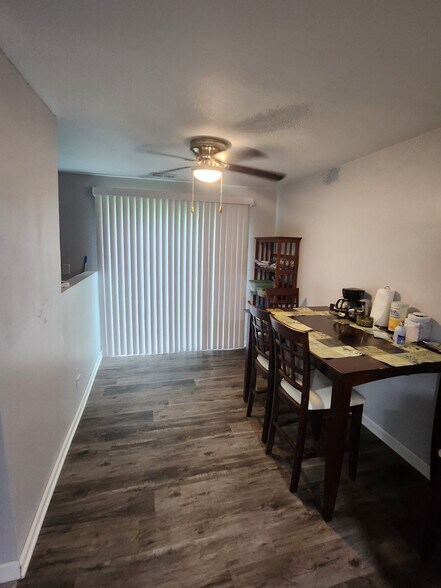 Eat in Kitchen - 946 Morningside Ln