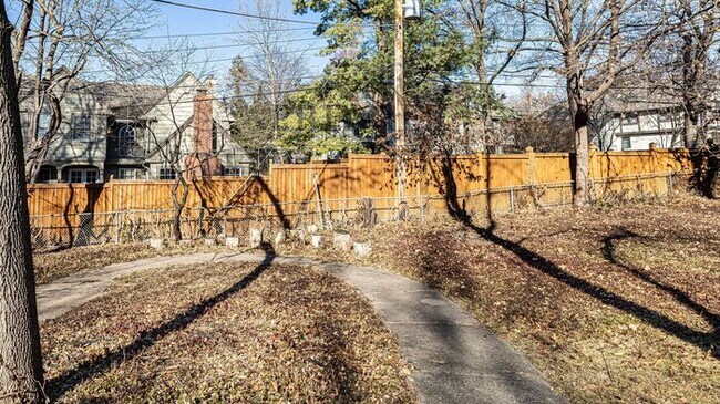 Building Photo - Stunning Remodeled 4 bedroom / 4 bath-2026...