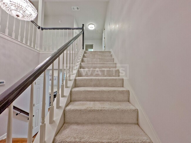 Building Photo - 2080 Stone Brook Dr