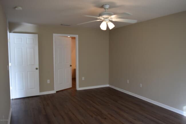 Building Photo - 458 Fitzsimmons St