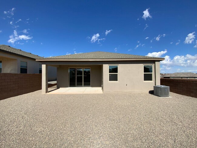 Building Photo - 3 Bedroom Single Story New Build in Lomas ...