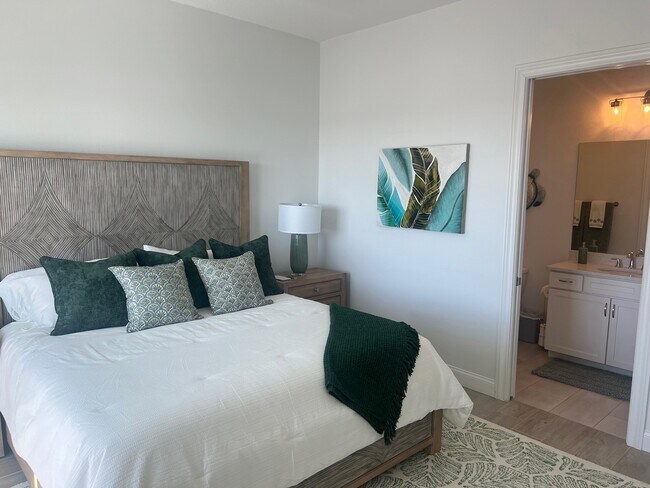 Building Photo - 11715 1st St E