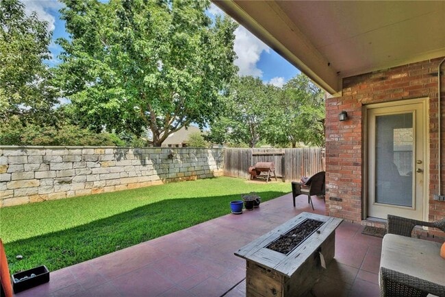 Building Photo - 2830 Stonecreek Pl