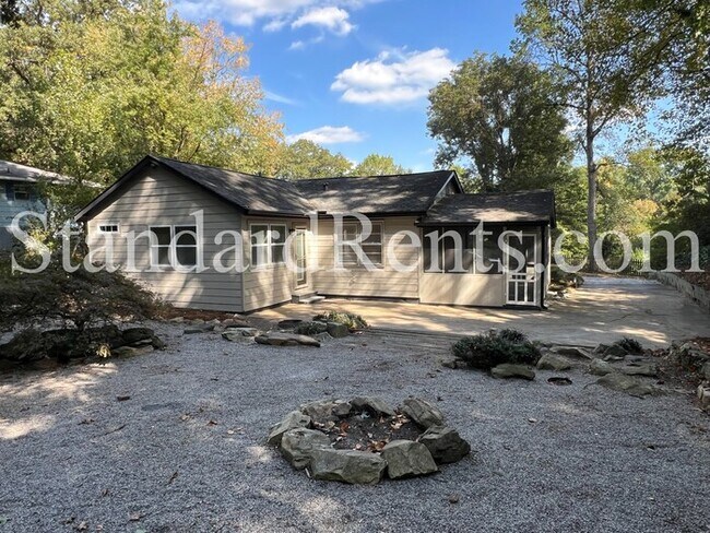 Building Photo - Updated West Midtown Bungalow