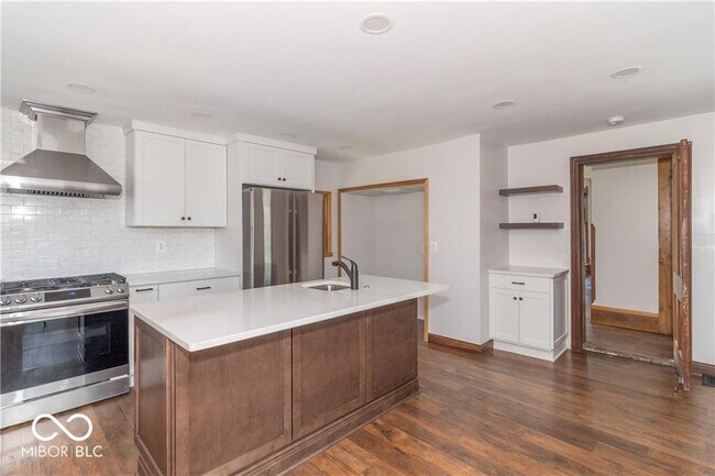 Building Photo - 404 N State St