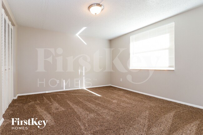 Building Photo - 7704 Riverdale Dr