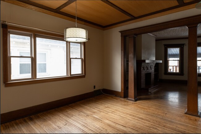 Building Photo - 157 Saranac Ave