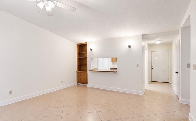 Building Photo - 4777 Leah Ln