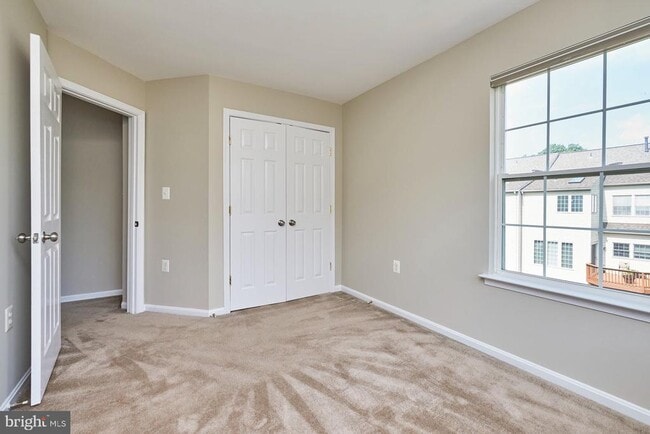 Building Photo - 4100 Fountainside Ln