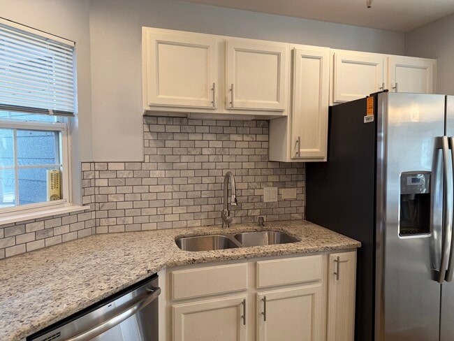 Building Photo - 1162 Harbor Ct