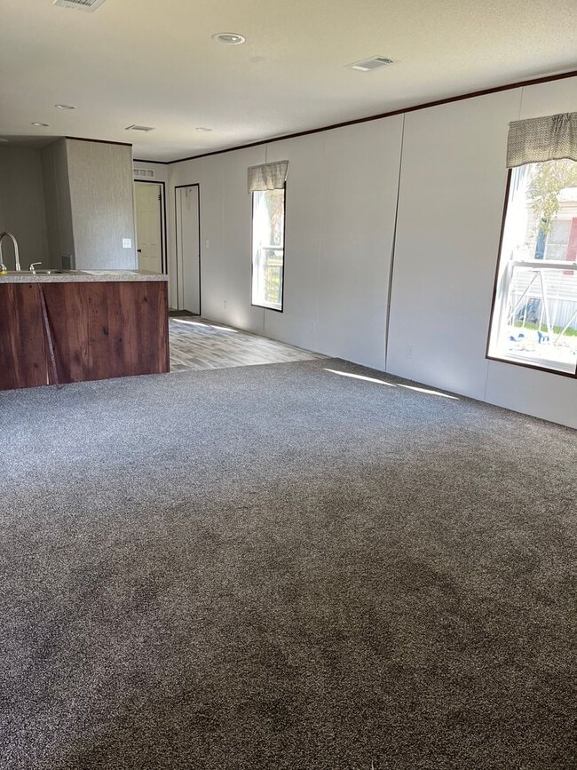 Building Photo - Tusculum Living 2