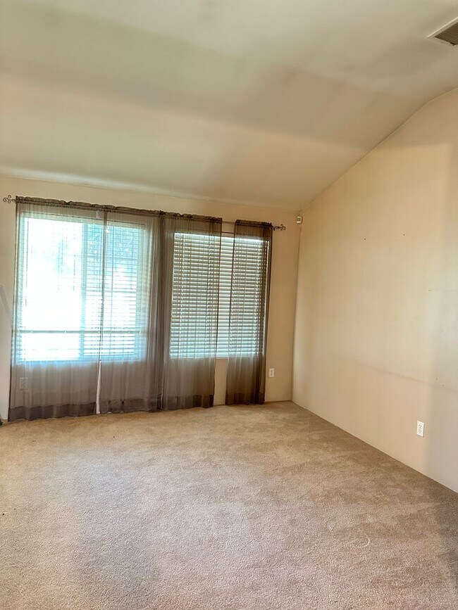 Building Photo - Coming Soon! Northwest Bakersfield Home