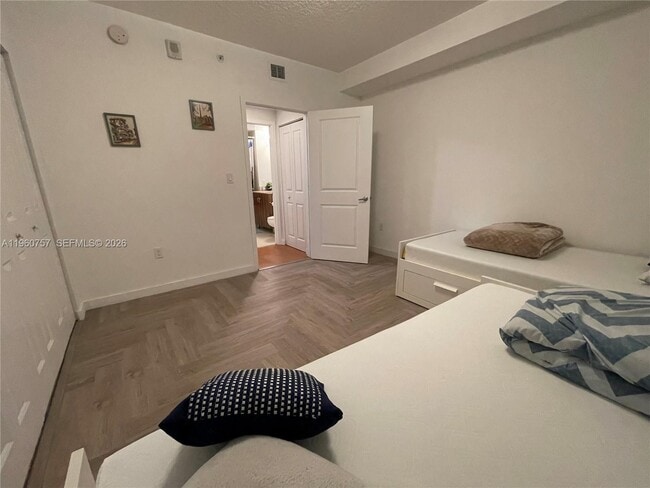 Building Photo - 601 NE 23rd St