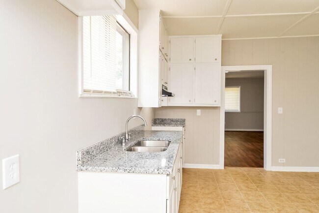 Building Photo - Beautifully Renovated Docena Home – Pet Friendly & Move-In Ready!