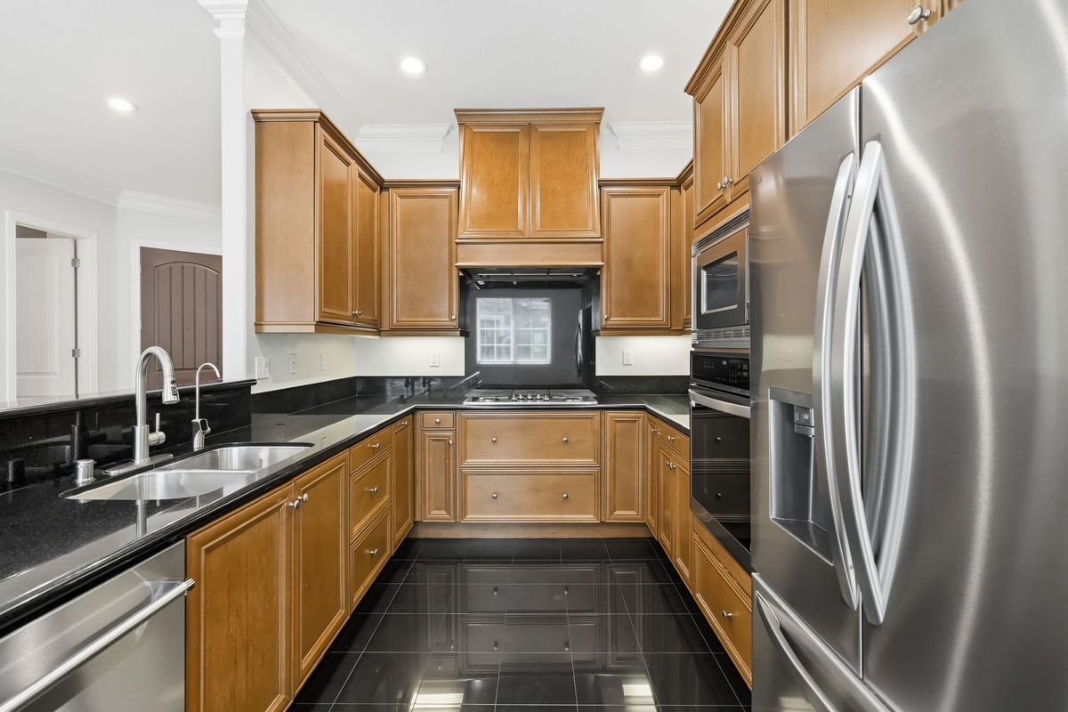 Building Photo - 11528 Verona Dr