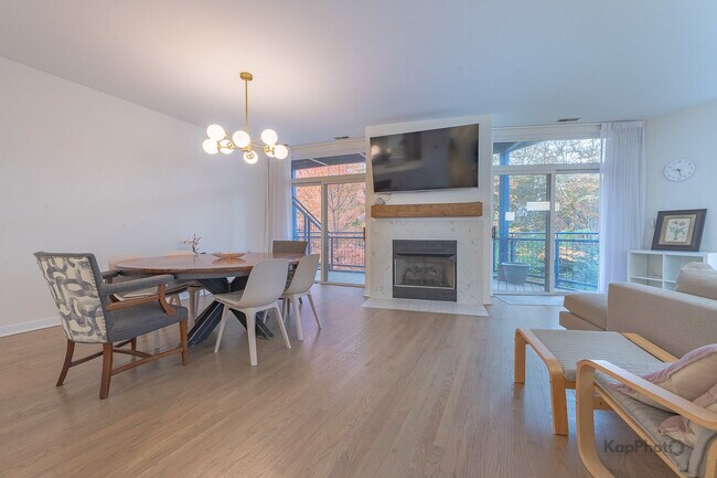 Building Photo - 1151 W Washington Blvd