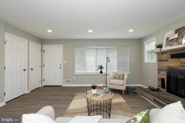 Building Photo - 9520 48th Ave