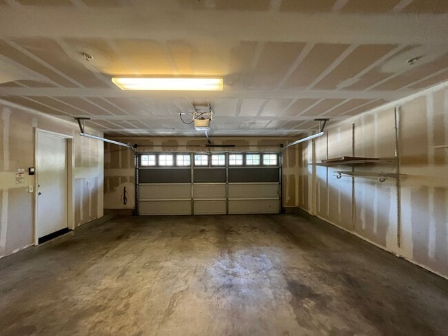 Building Photo - HAMPTON VILLAGE - 2 BR / 2 BA CONDO AVAILABLE NOW!