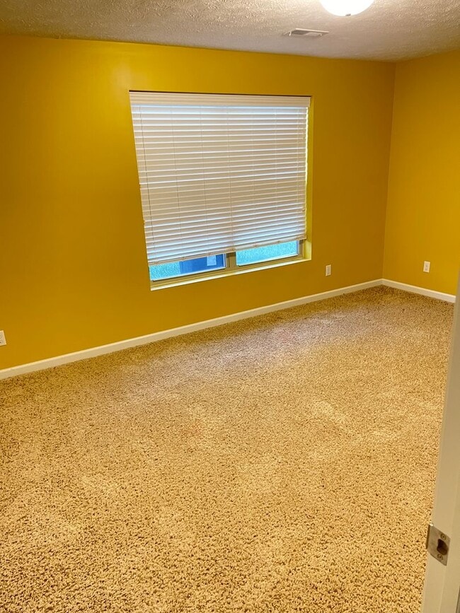 Building Photo - Move-in special offer!!! Spacious home in super nice neighborhood in Northwest Omaha in Elkhorn S...